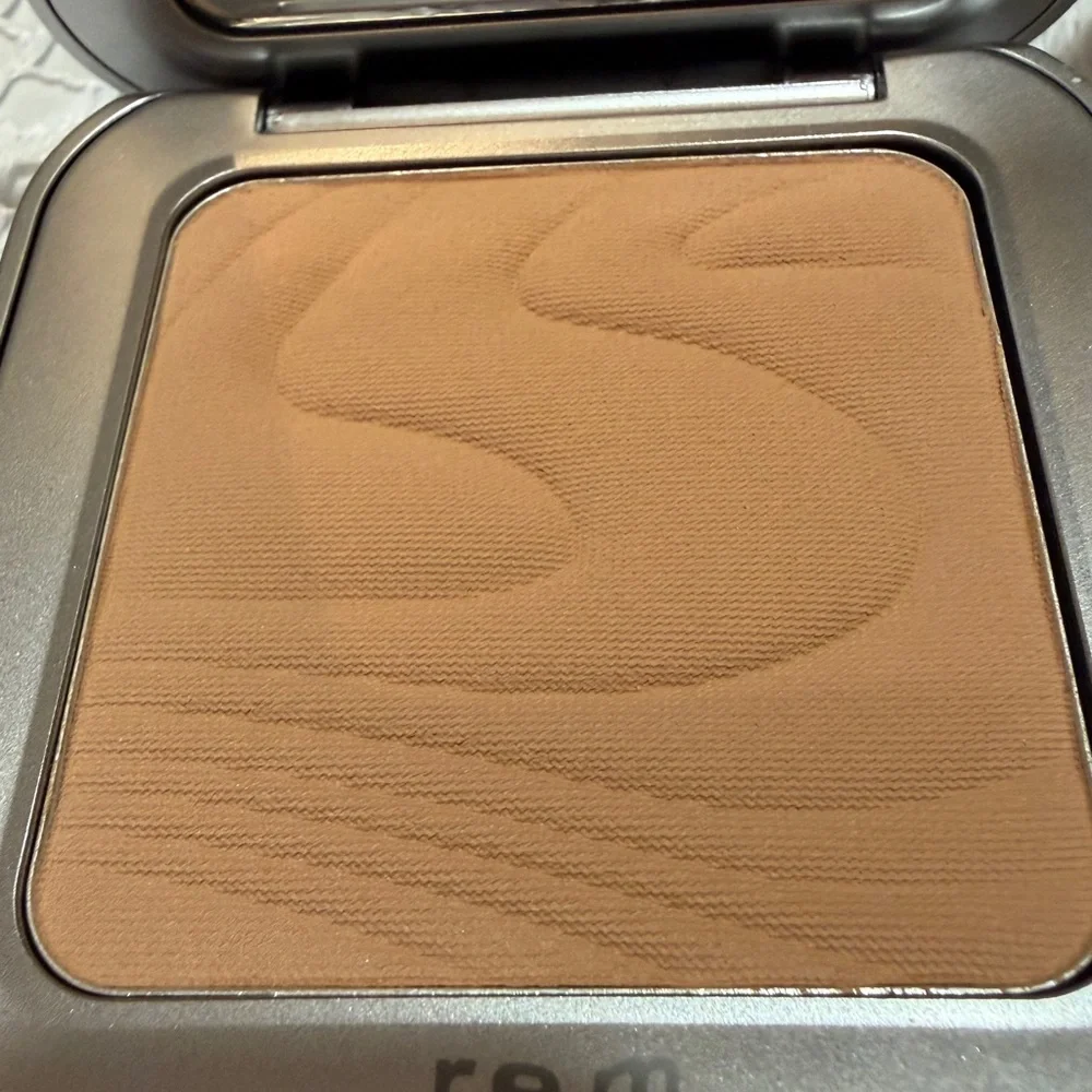 [ Not For Sale] R.E.M. Beauty Hypernova Satin Matte Bronzer. Send 2 Voicemail